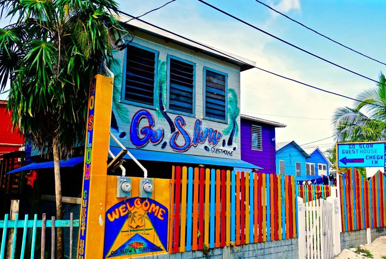 Go Slow Guesthouse Caye Caulker Extérieur photo